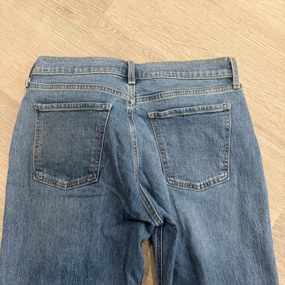 Old Navy WOW Boyfriend Straight Leg Jeans - Picture 3 of 3